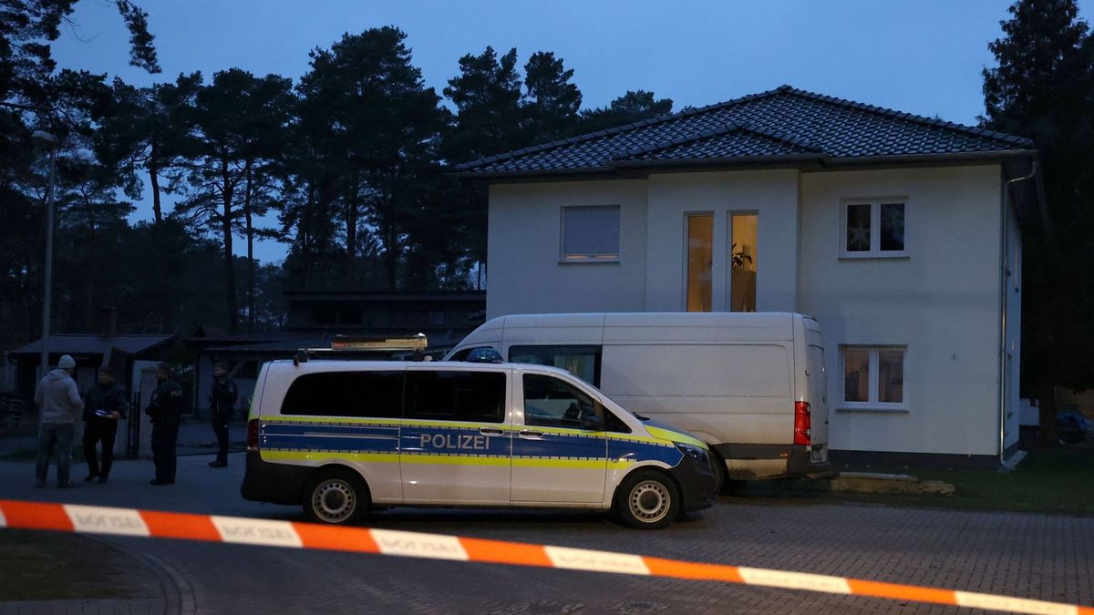 Pět mrtvých, z toho tři děti, našli policisté v domě u Berlína. Šlo o vraždy a sebevraždu